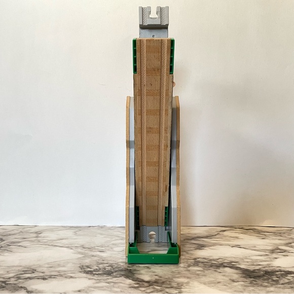 Thomas & Friends Wooden Railway Tidmouth’s Tipping Bridge Destination - Picture 8 of 8